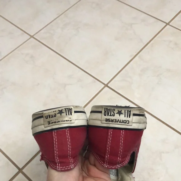 Mens Red low top converse - Picture 6 of 14